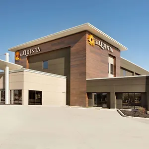 La Quinta & By Wyndham St Louis Route 66 Hotel Windsor Springs